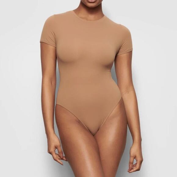 SKIMS Other - Skims T Shirt Bodysuit Thong Clay Size Small